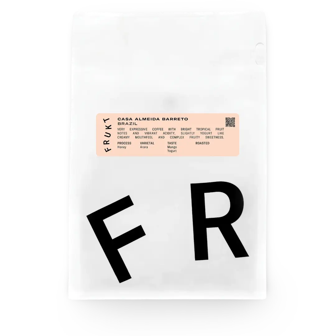 Casa Almeida Barreto Arara Honey